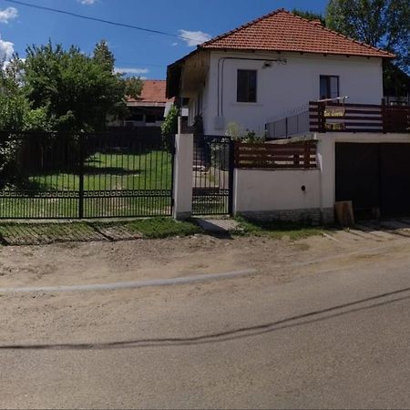 Hostal Texas House Novaci-Străini Exterior foto